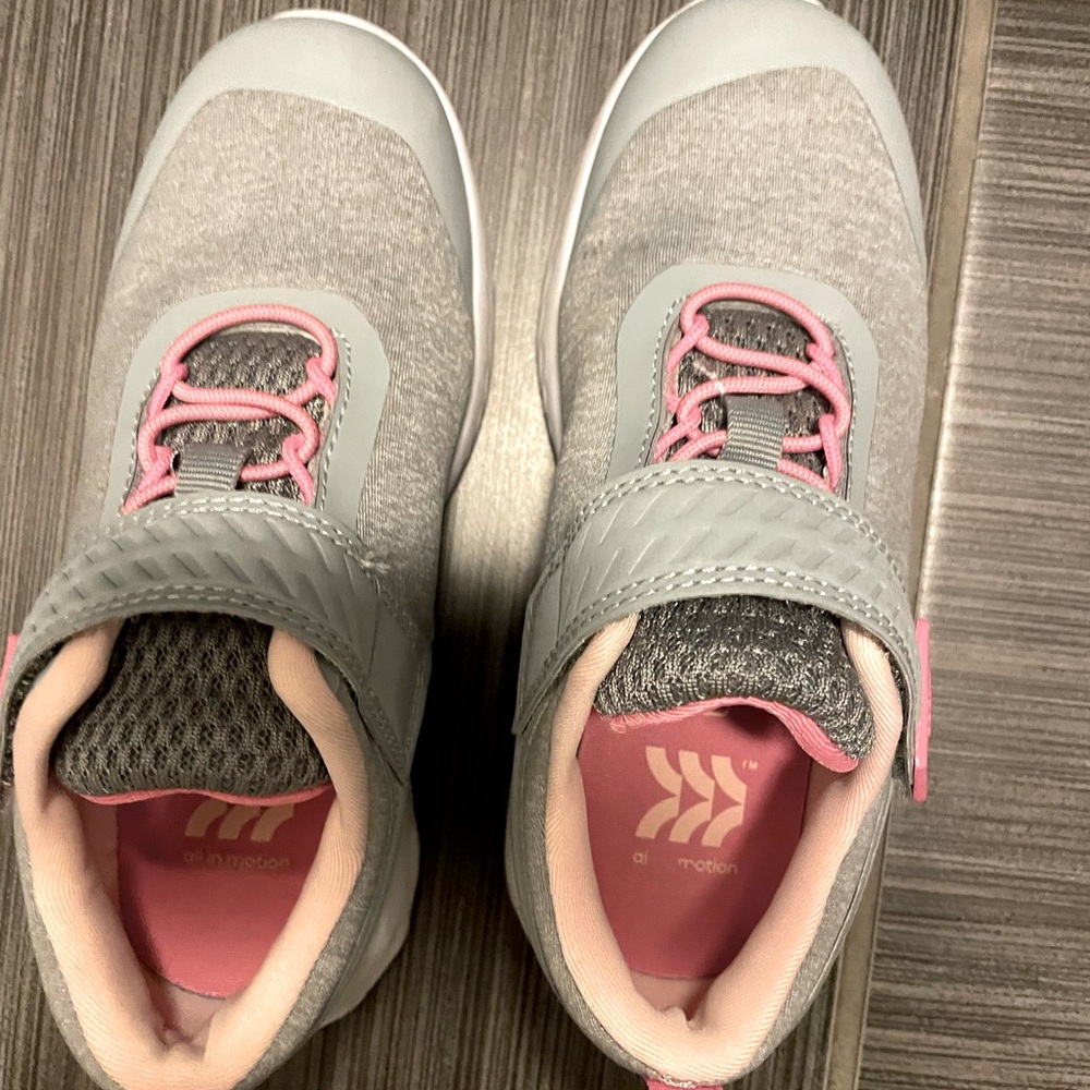 Kids Size 13 Tennis Shoes